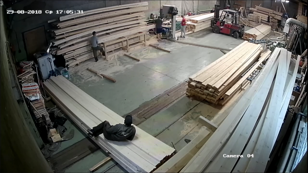 Девять камер на деревообрабатывающем производстве